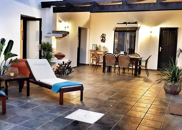 La Mimosa Teguise (Lanzarote)